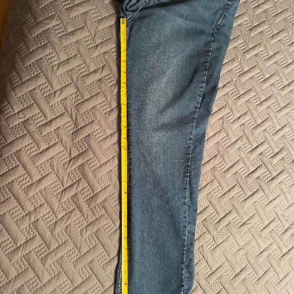 Straight leg stretch jeans 💎HOST PICK💎  10P Ankle length (see measurements) - Picture 6 of 9